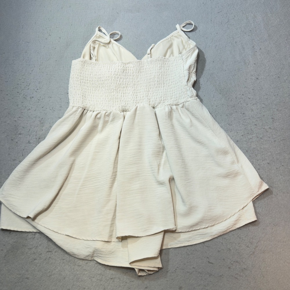 No Boundaries Romper Womens XL Cream Excellent Smocked Sweetheart Neckline - Picture 5 of 10
